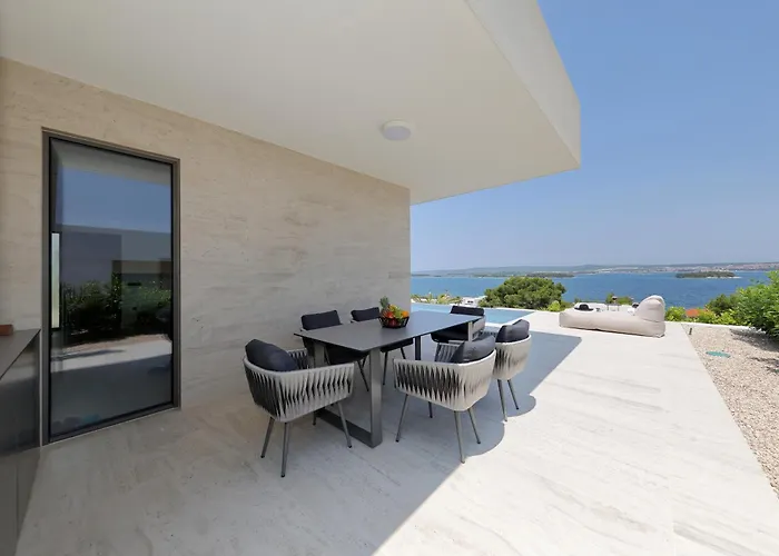 Villa Cloud 9 D8 *