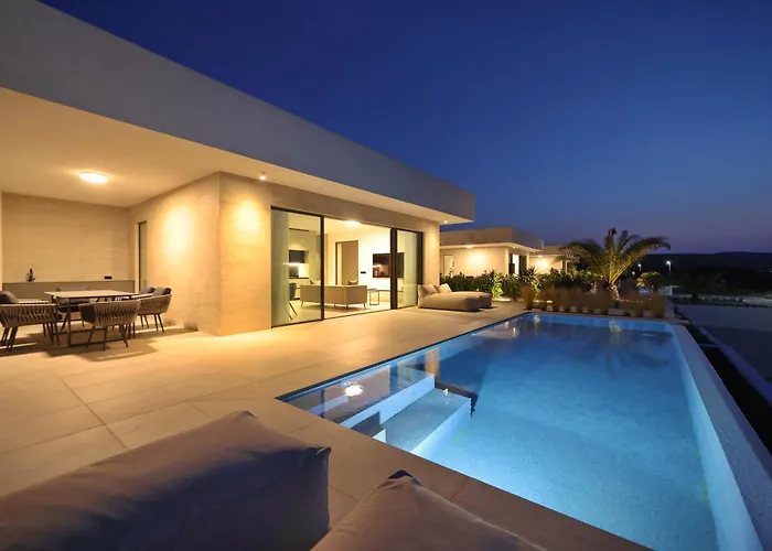 Cloud 9 D8 Villa *