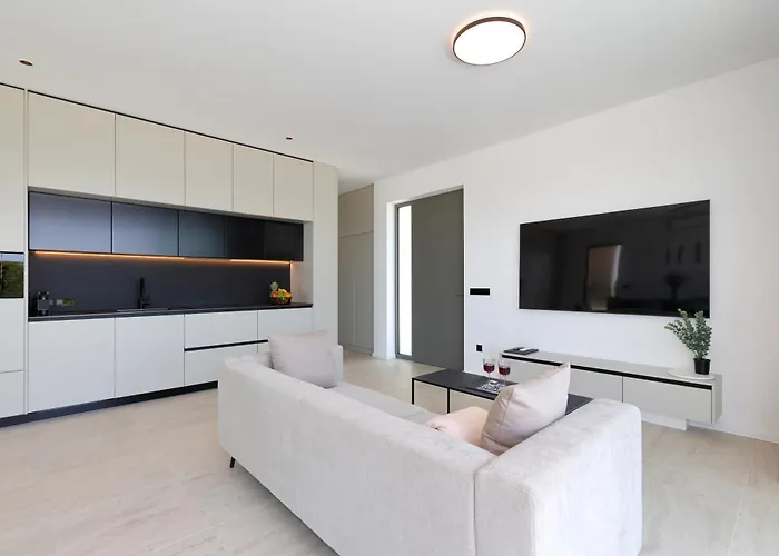 Cloud 9 D8 Villa