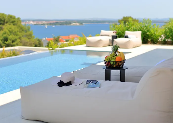 Cloud 9 D8 Villa Tkon