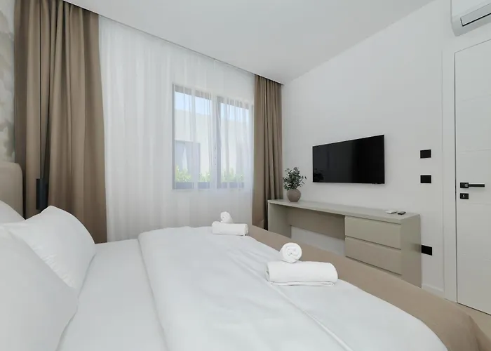 Cloud 9 D8 Villa Tkon