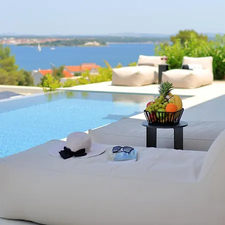 Cloud 9 D8 Vila Tkon